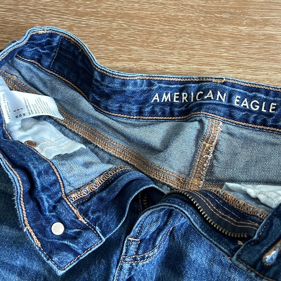 American Eagle cuffed jean short size 0 medium washed * - Picture 3 of 3